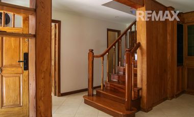 Calle cortada muy tranquila  - ACASSUSO