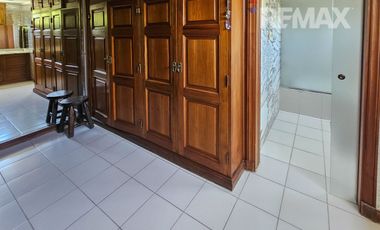 Calle cortada muy tranquila  - ACASSUSO