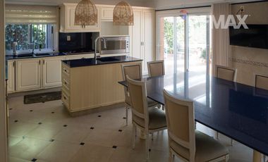 Calle cortada muy tranquila  - ACASSUSO