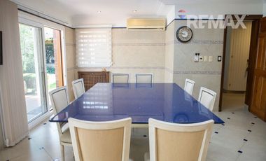 Calle cortada muy tranquila  - ACASSUSO