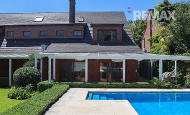 Calle cortada muy tranquila  - ACASSUSO