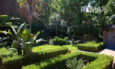 Calle cortada muy tranquila  - ACASSUSO