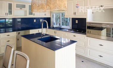 Calle cortada muy tranquila  - ACASSUSO