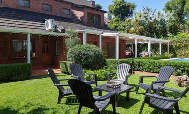 Calle cortada muy tranquila  - ACASSUSO