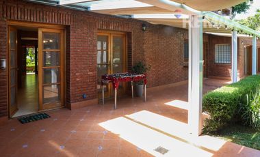 Calle cortada muy tranquila  - ACASSUSO