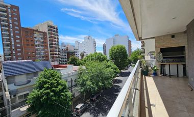 Excte. 4 amb + escrit- balc c/parr-Avell centro