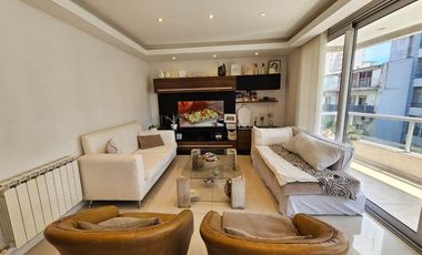 Excte. 4 amb + escrit- balc c/parr-Avell centro