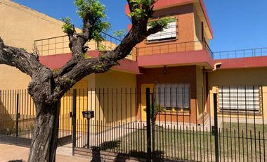 VENTA CASA 5 AMB EN INGENIERO JUAN ALLAN