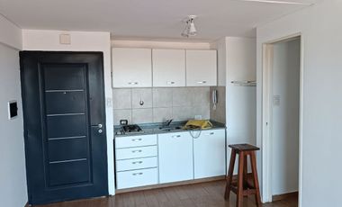 Triplex con cochera. Balcón a la calle.Zona centro