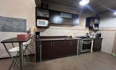 CASA 5 AMB, FONDO, COCHERA, PIÑEYRO