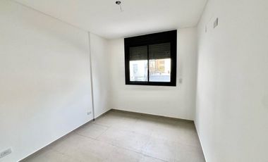 VENTA: Departamento de dos dormitorios, a estrenar, con balcón y cochera. Centro, Rosario