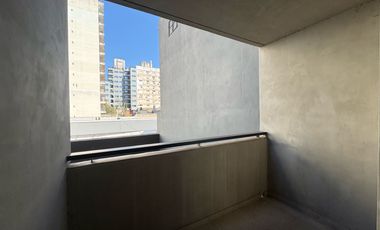 VENTA: Departamento de dos dormitorios, a estrenar, con balcón y cochera. Centro, Rosario