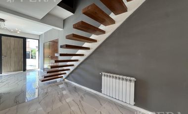 Venta casa 6 ambientes con piscina Altos de Hudson II - Hudson
