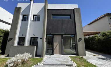 Venta casa 6 ambientes con piscina Altos de Hudson II - Hudson
