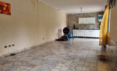 Casa 4 amb, Cocheras, Quincho, Pileta, lote de 853 m²