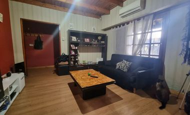 Casa 4 amb, Cocheras, Quincho, Pileta, lote de 853 m²