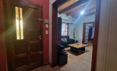 Casa 4 amb, Cocheras, Quincho, Pileta, lote de 853 m²