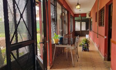 Casa 4 amb, Cocheras, Quincho, Pileta, lote de 853 m²