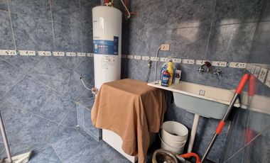 Casa 4 amb, Cocheras, Quincho, Pileta, lote de 853 m²
