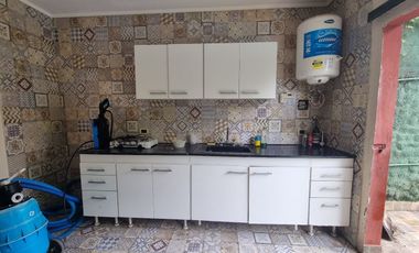 Casa 4 amb, Cocheras, Quincho, Pileta, lote de 853 m²