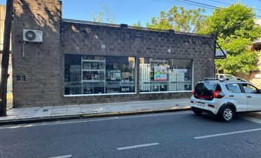 Local en  venta Sobre Av. Perón en San Fernando.
