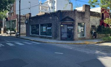 Local en  venta Sobre Av. Perón en San Fernando.