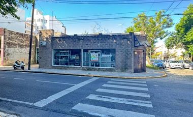 Local en  venta Sobre Av. Perón en San Fernando.