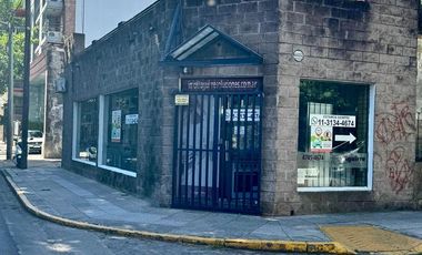 Local en  venta Sobre Av. Perón en San Fernando.