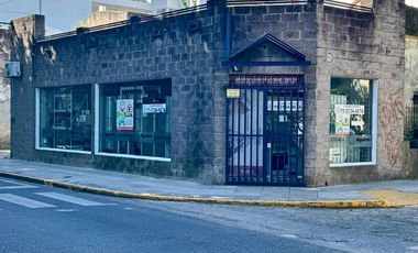 Local en  venta Sobre Av. Perón en San Fernando.