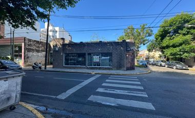 Local en  venta Sobre Av. Perón en San Fernando.