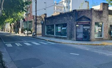Local en  venta Sobre Av. Perón en San Fernando.