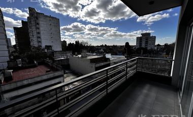 Venta de departamento de 2 ambientes con balcón en Wilde