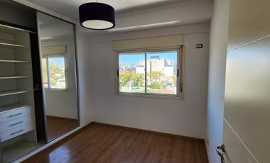 Muy buen depto en duplex LA LUCILA 4 ambientes con cochera Debenedetti y Rawson