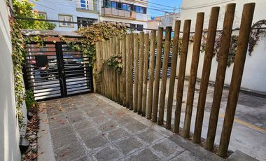 Muy buen depto en duplex LA LUCILA 4 ambientes con cochera Debenedetti y Rawson