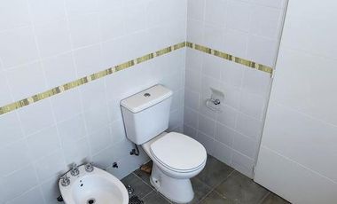 Muy buen depto en duplex LA LUCILA 4 ambientes con cochera Debenedetti y Rawson