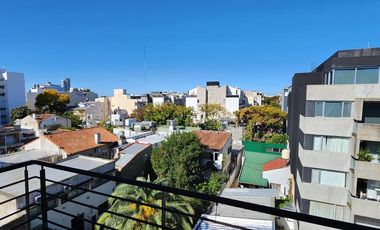 Muy buen depto en duplex LA LUCILA 4 ambientes con cochera Debenedetti y Rawson