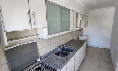 Muy buen depto en duplex LA LUCILA 4 ambientes con cochera Debenedetti y Rawson