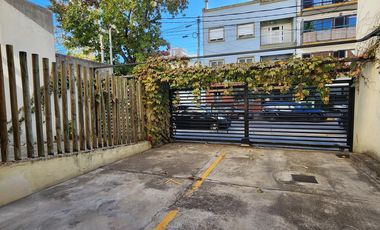 Muy buen depto en duplex LA LUCILA 4 ambientes con cochera Debenedetti y Rawson