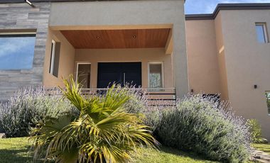 Casa 4 Dormitorios en Colón Entre Ríos