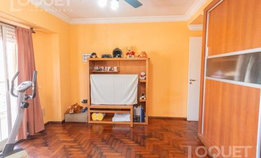 Semipiso de 3 dormitorios y cochera sobre Boulevard Gálvez
