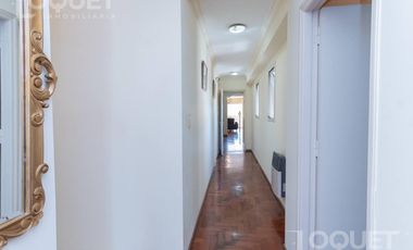 Semipiso de 3 dormitorios y cochera sobre Boulevard Gálvez
