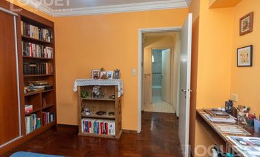 Semipiso de 3 dormitorios y cochera sobre Boulevard Gálvez