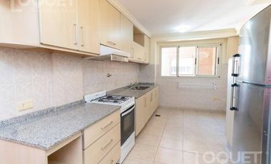 Semipiso de 3 dormitorios y cochera sobre Boulevard Gálvez