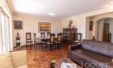 Semipiso de 3 dormitorios y cochera sobre Boulevard Gálvez