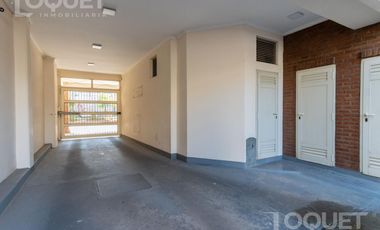 Semipiso de 3 dormitorios y cochera sobre Boulevard Gálvez