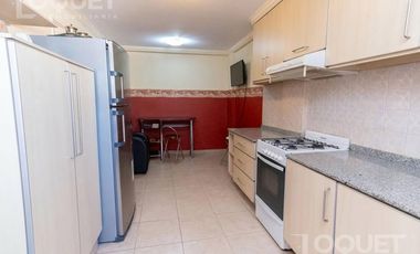 Semipiso de 3 dormitorios y cochera sobre Boulevard Gálvez
