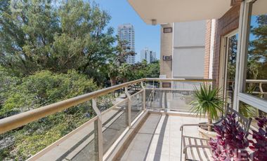 Semipiso de 3 dormitorios y cochera sobre Boulevard Gálvez