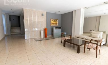 Semipiso de 3 dormitorios y cochera sobre Boulevard Gálvez