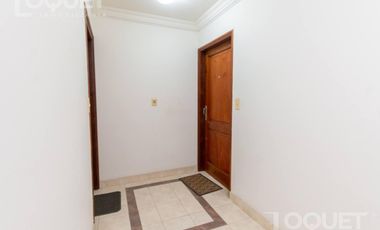 Semipiso de 3 dormitorios y cochera sobre Boulevard Gálvez