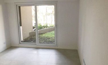 Lindisimo departamento con jardin de 2 ambientes en Pasionaria Martínez
